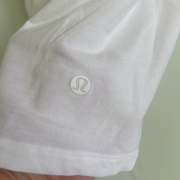 Lululemon White Crescent Tank Size 8 - Picture 6 of 10